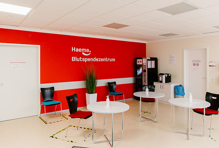 Blutspende- und Plasmaspende-Zentrum Regensburg - Wartebereich