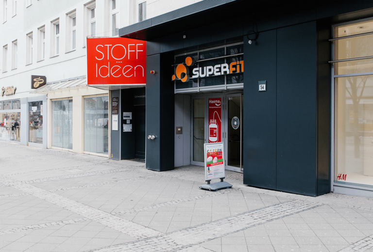 Blutspende- und Plasmaspende-Zentrum Berlin Charlottenburg - Eingang