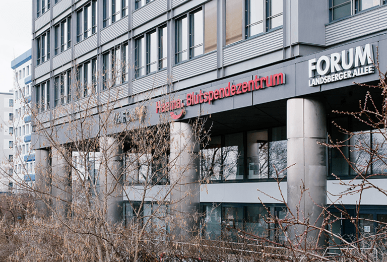 Blutspende- und Plasmaspendezentrum Berlin Prenzlauer Berg - Eingang