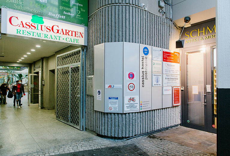 Blutspende- und Plasmaspende-Zentrum Bonn - Eingang, Cassius-Bastei