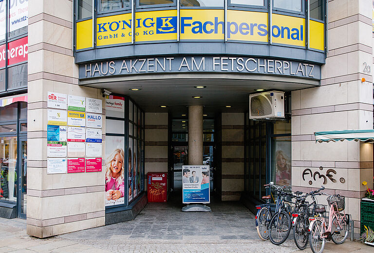 Blutspende- und Plasmaspende-Zentrum Dresden Fetscherplatz - Eingang
