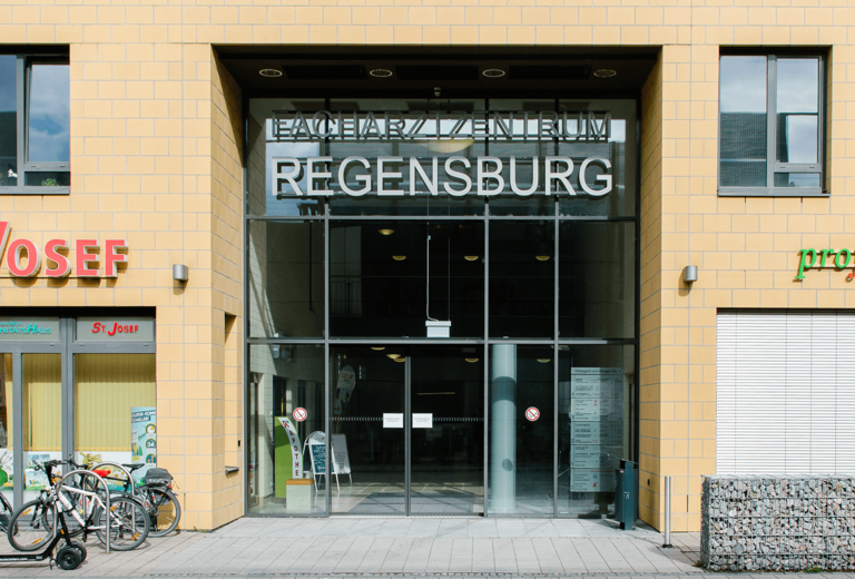 Blutspende- und Plasmaspende-Zentrum Regensburg - Eingang